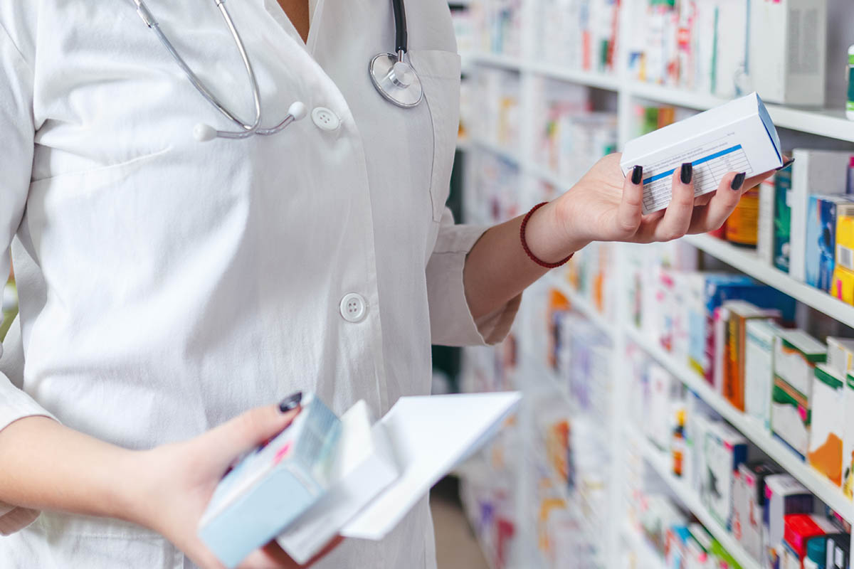 doctor prescribing medications for heroin addiction